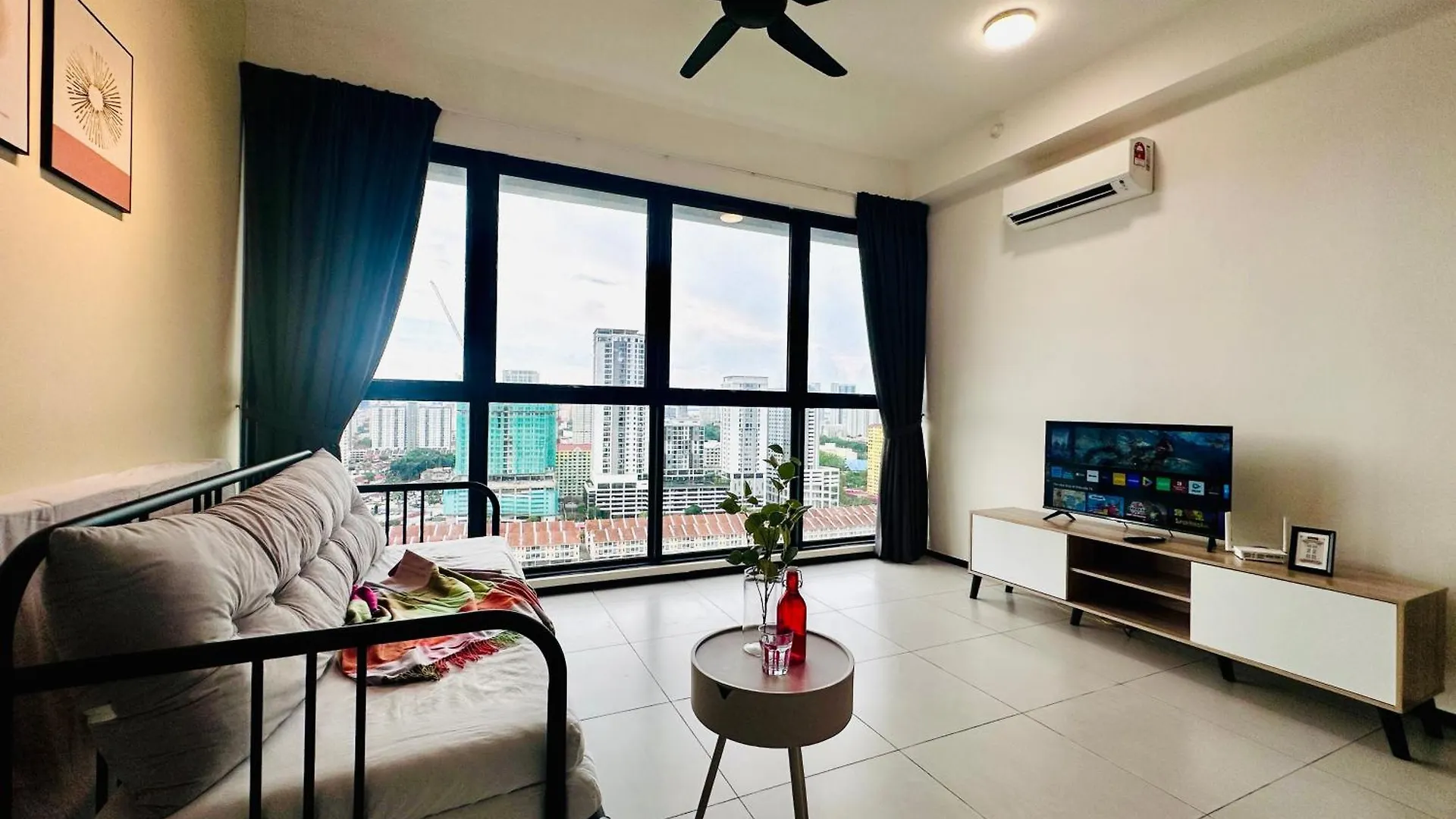 Spacious 3Br Retreat Comfort & Convenience In Prime Location 2-10Pax Jelutong 0*,  ماليزيا
