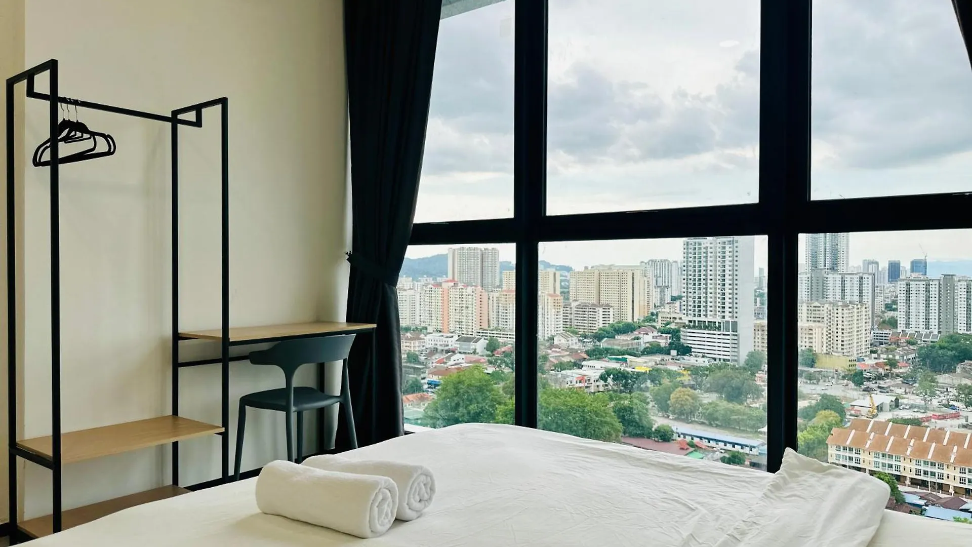 Spacious 3Br Retreat Comfort & Convenience In Prime Location 2-10Pax Jelutong شقة
