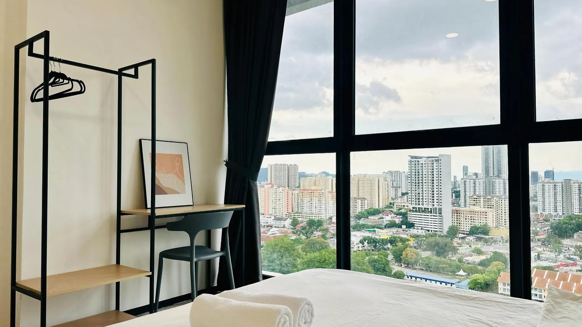 Spacious 3Br Retreat Comfort & Convenience In Prime Location 2-10Pax Jelutong Appartamento