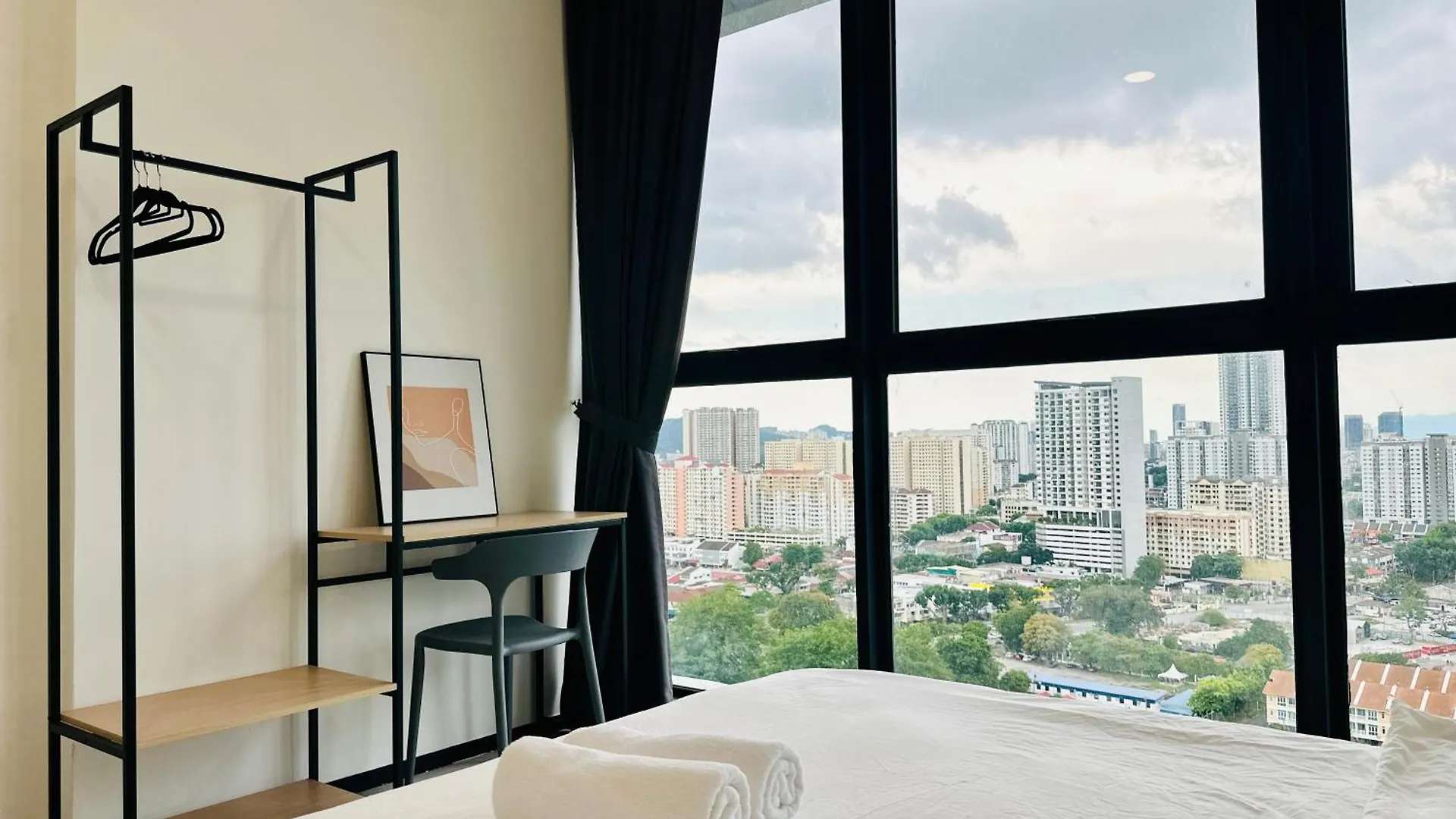 Spacious 3Br Retreat Comfort & Convenience In Prime Location 2-10Pax Jelutong Appartamento